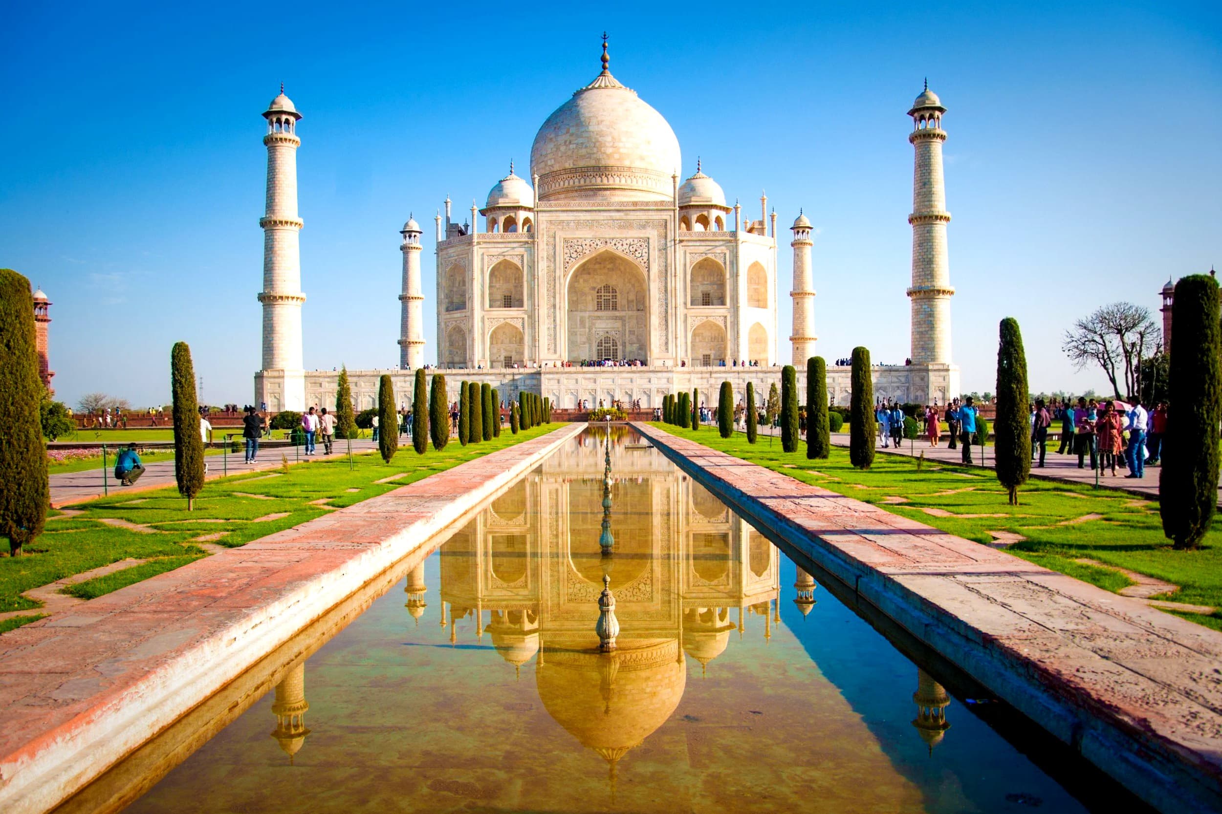 View of the Taj Mahal at sunrise